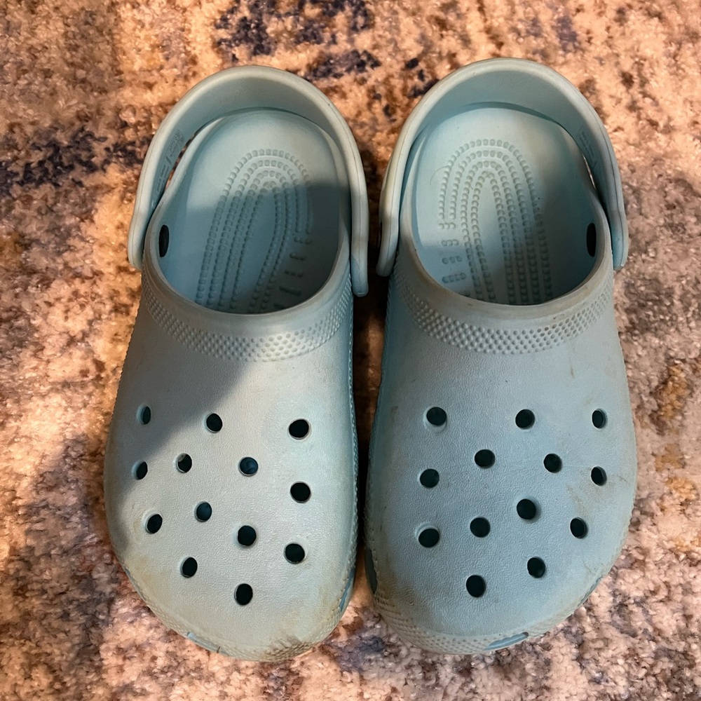 Crocs size J2